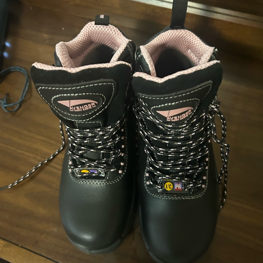 Safety shoes